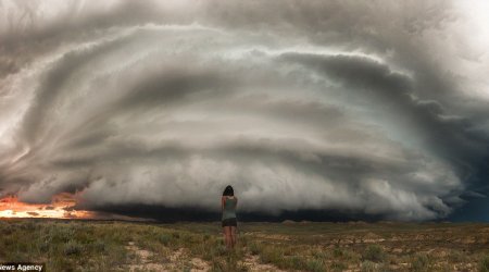 Couple chase extreme weather conditions to create perfect storm photos - PHOTO