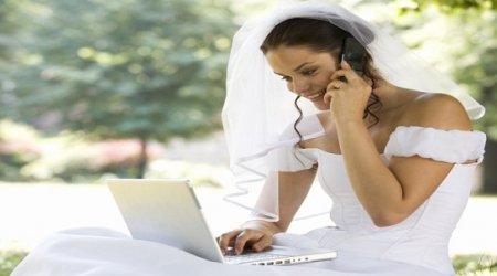 What's the FIRST thing newlyweds want to do? Update Facebook