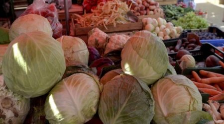 Azerbaijan reduces import of fruit and vegetables
