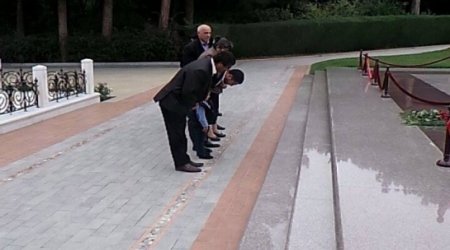 Paying tribute to ex-president to get your freedom: Why not?
