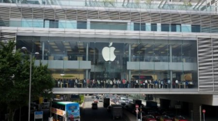 It's easier to get an iPhone outside Hong Kong's Apple Stores than in them