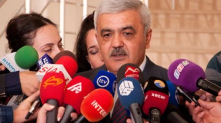 "Taparıq, düzəldib satarıq" - Rövnəq Abdullayev