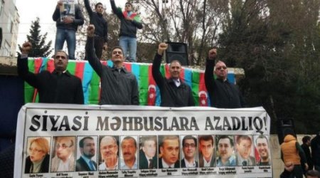 Azerbaijani opposition demonstrates in Baku
