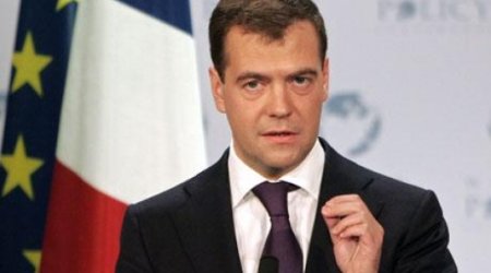 Dmitry Medvedev: «Sanksiyalardan əl çəkmək lazımdır»