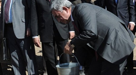 Sarkisyan helikopterin vurulmasına görə Qarabağa gəldi