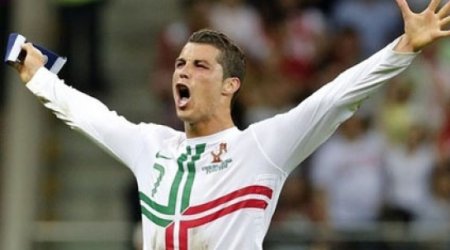 Ronaldo ermənilərlə oyunda bunu da bacardı