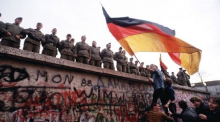 What the Fall of the Wall Did Not Change - STRATFOR