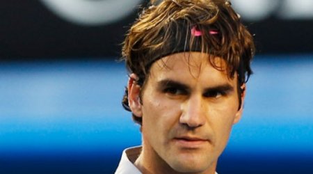 Roger Federer out of ATP World Tour final v Novak Djokovic