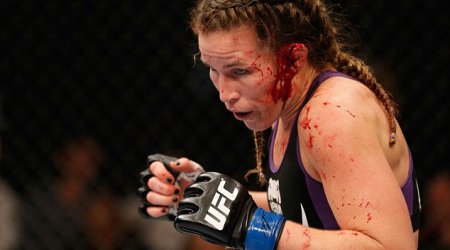 The moment a female UFC fighter’s ear EXPLODES during brutal cage fight - PHOTO+VIDEO