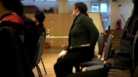 Poo muncher woman - VIDEO