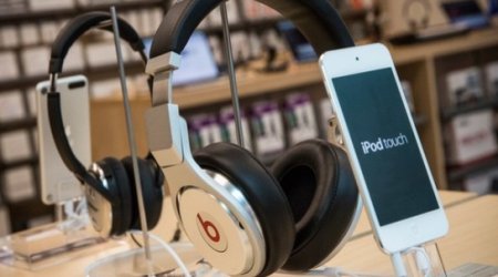 Apple to push Beats to all iPhones according to FT