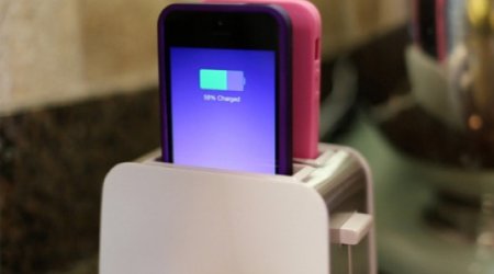 The Foaster can charge two iPhones at once... - PHOTO