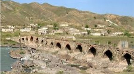 Azerbaijan says official shot on Iranian border