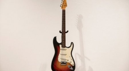 Bob Dylan's Fender Stratocaster sells for nearly $1m