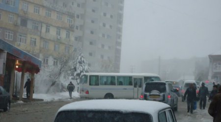 Problems caused by first snow in Baku - PHOTO