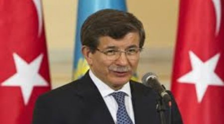 Davutoglu's visit raises hopes of thaw with Armenia