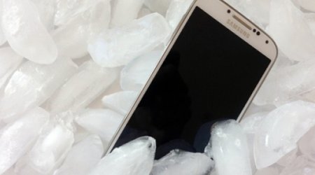 How to protect your phone in cold weather