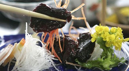 Prosecutors investigate claims of restaurants serving dolphin - PHOTO