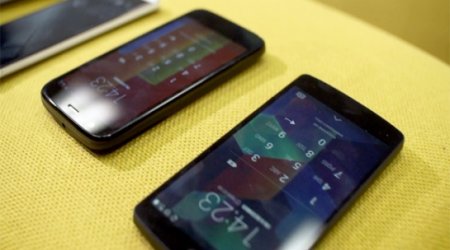 Smartphone smackdown: the best (and worst) of 2013 - VIDEO