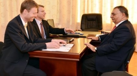 Asim Mollazade meets NATO officials in Baku