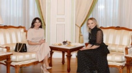 Azerbaijan's first lady welcomes Ornella Muti in Baku - PHOTO