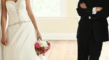 Widowed husband recreates wedding album - PHOTO