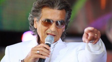 Toto Cutugno sings “Sari Gelin” in Baku - VIDEO