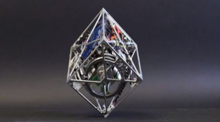 The cube that break dances - VIDEO