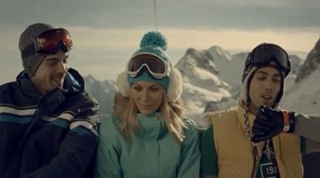 Samsung's bewildering new advert drawing attention for wrong reasons - VIDEO