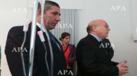 Senior Azeri ruling party members visit war veteran who set himself on fire