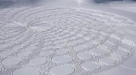 Artist create intricate designs, which disappear after snowfall - PHOTO+VIDEO