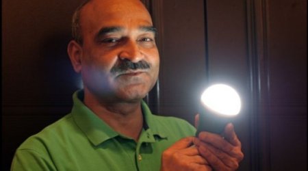 'Smartbulb' uses its rechargeable battery when electricity fails