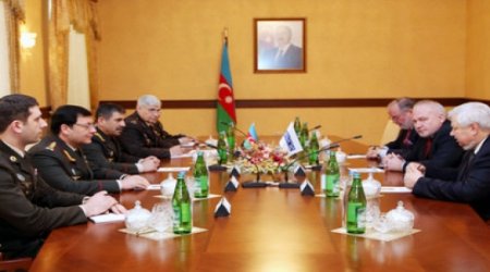 Baku reserves right to use force, defense minister tells mediators