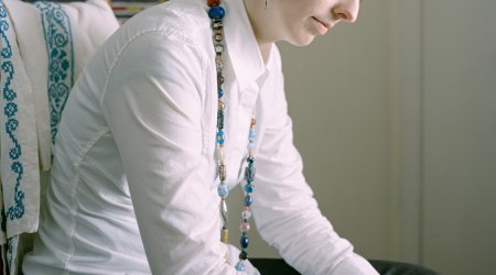 Portraits Of Men And Women Who Have Converted To Islam - PHOTO