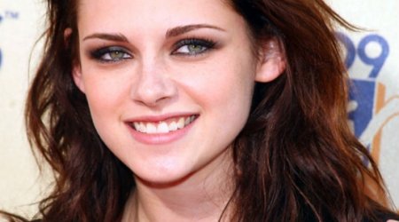 Kristen Stewart writes worst poem of all time