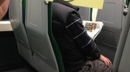 Talented artist transforms commuters into cartoon characters -