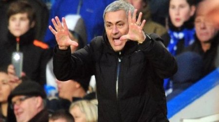 Mourinho: Liverpool have title race advantage