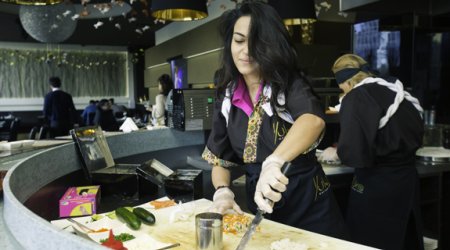 Nargiz Pashayeva's daughter in kitchen - PHOTO+VIDEO