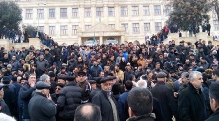 Baku protest against housing compensation