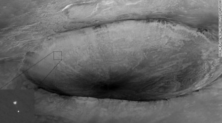 Study: Water could be flowing on Mars now - PHOTO