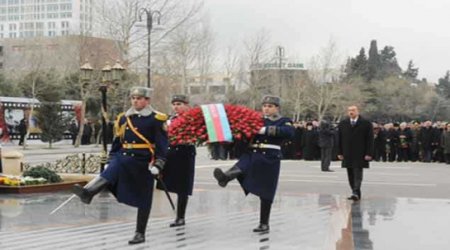 President Aliyev visits Khojaly memorial in Baku