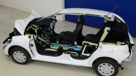 The car that runs on AIR - PHOTO+VIDEO