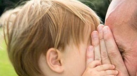 Child health problems 'linked to father's age'