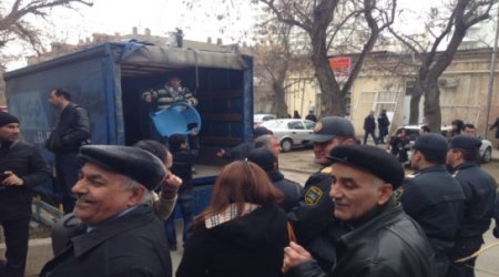 Azeri opposition party evicted from office after blast