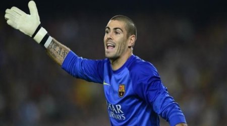 Valdes: Barca fans now chant my name, but I’m still leaving