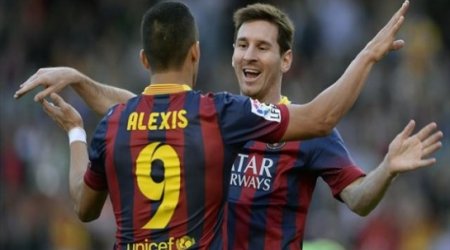 Messi bags hat-trick to break Barca goalscoring record