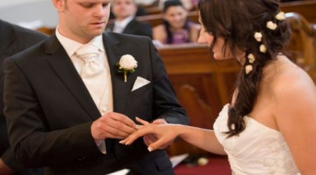 Getting married is good for your heart, say scientists