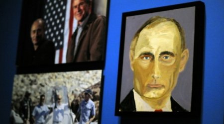 George W Bush exhibits his paintings of world leaders - PHOTO