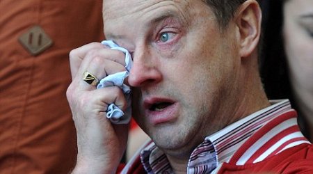 Roses for a grandad who was lost at Hillsborough - PHOTO