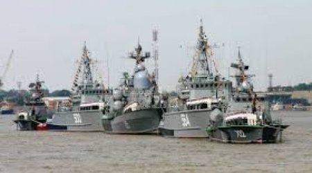 Russia holds snap military drills in Caspian: report